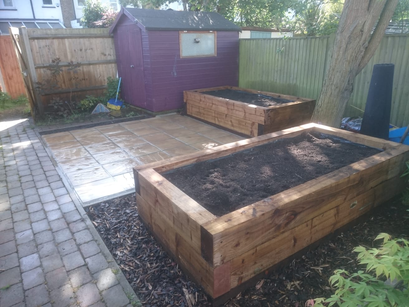 Addiscombe sleeper patio slabs